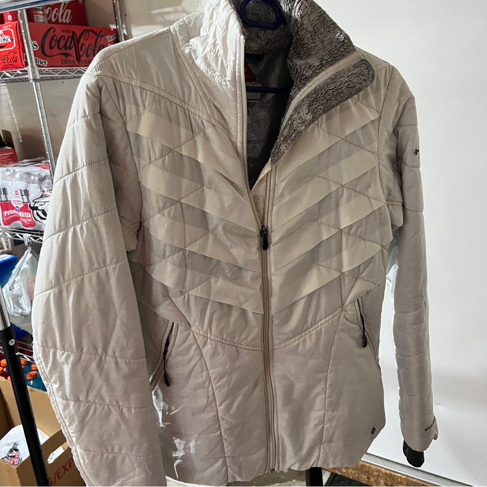 Columbia Women's Cream Quilted Puffer Jacket